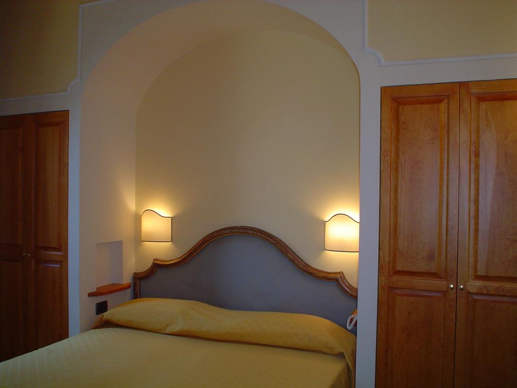 Petit Chateau Montecatini Terme Exteriör bild